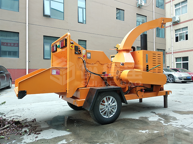 園林樹(shù)枝粉碎機(jī)輕松處理綠化廢